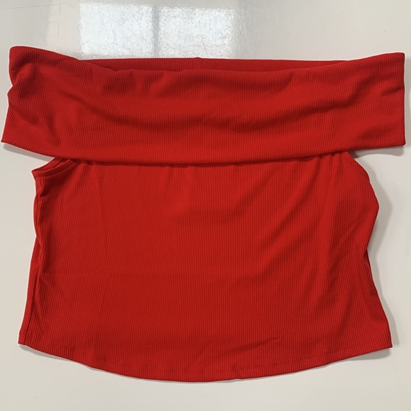 ⭐️HOST PICK⭐️ [L] NWT - H&M off the shoulder top - Picture 2 of 6